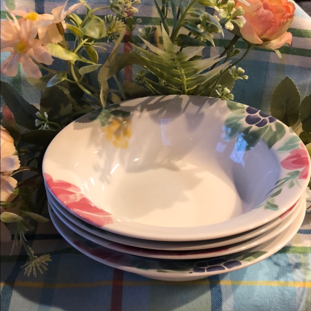 Floral Patterned Cereal bowls. 4